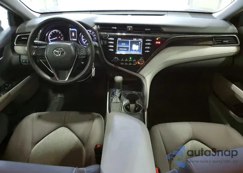 2019 Toyota Camry L z USA, uszkodzony, nr VIN 4T1B11HK8KU242530